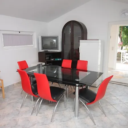 Apartment Family Friendly Seaside Preko, Ugljan - 8232 *
