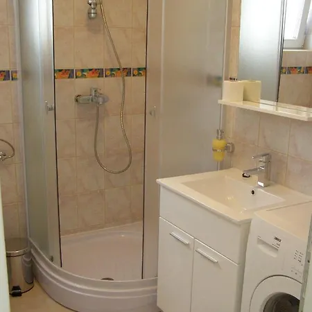 Family Friendly Seaside Preko, Ugljan - 8232