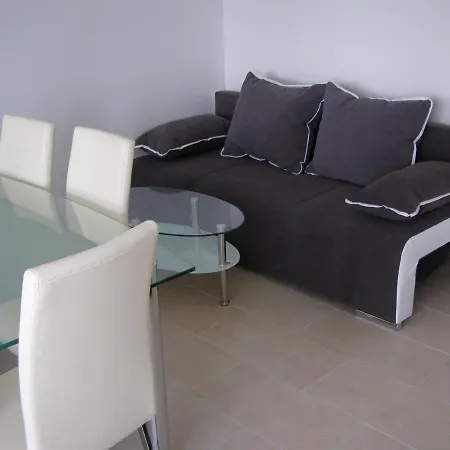 Family Friendly Seaside Preko, Ugljan - 8232 Poljana (Ugljan)