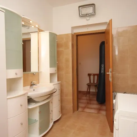 Apartmán Family Friendly Seaside Preko, Ugljan - 8232