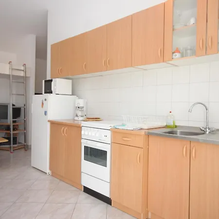 Family Friendly Seaside Preko, Ugljan - 8232