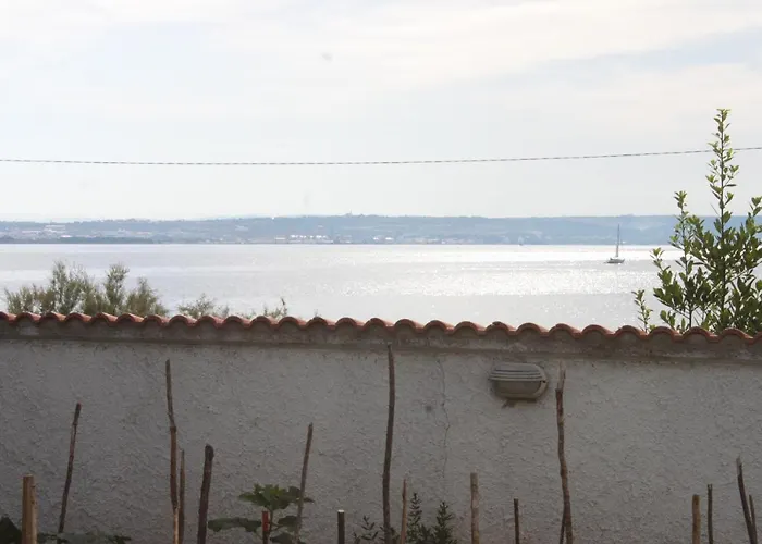 Family Friendly Seaside Preko, Ugljan - 8232 Poljana (Ugljan)