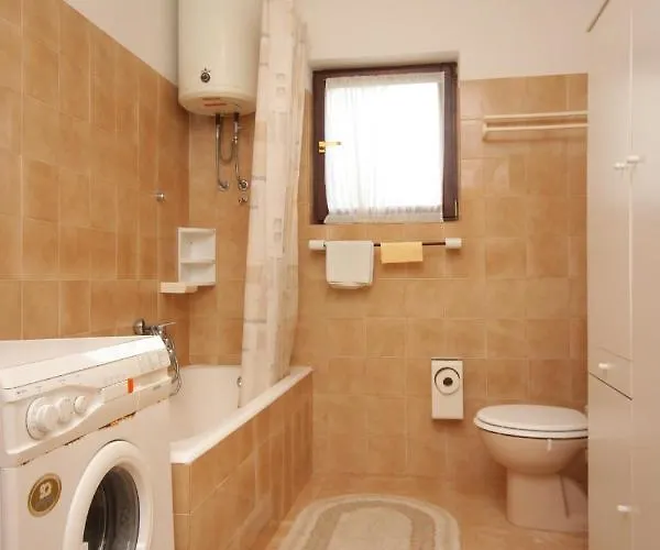Apartmán Family Friendly Seaside Preko, Ugljan - 8232 *